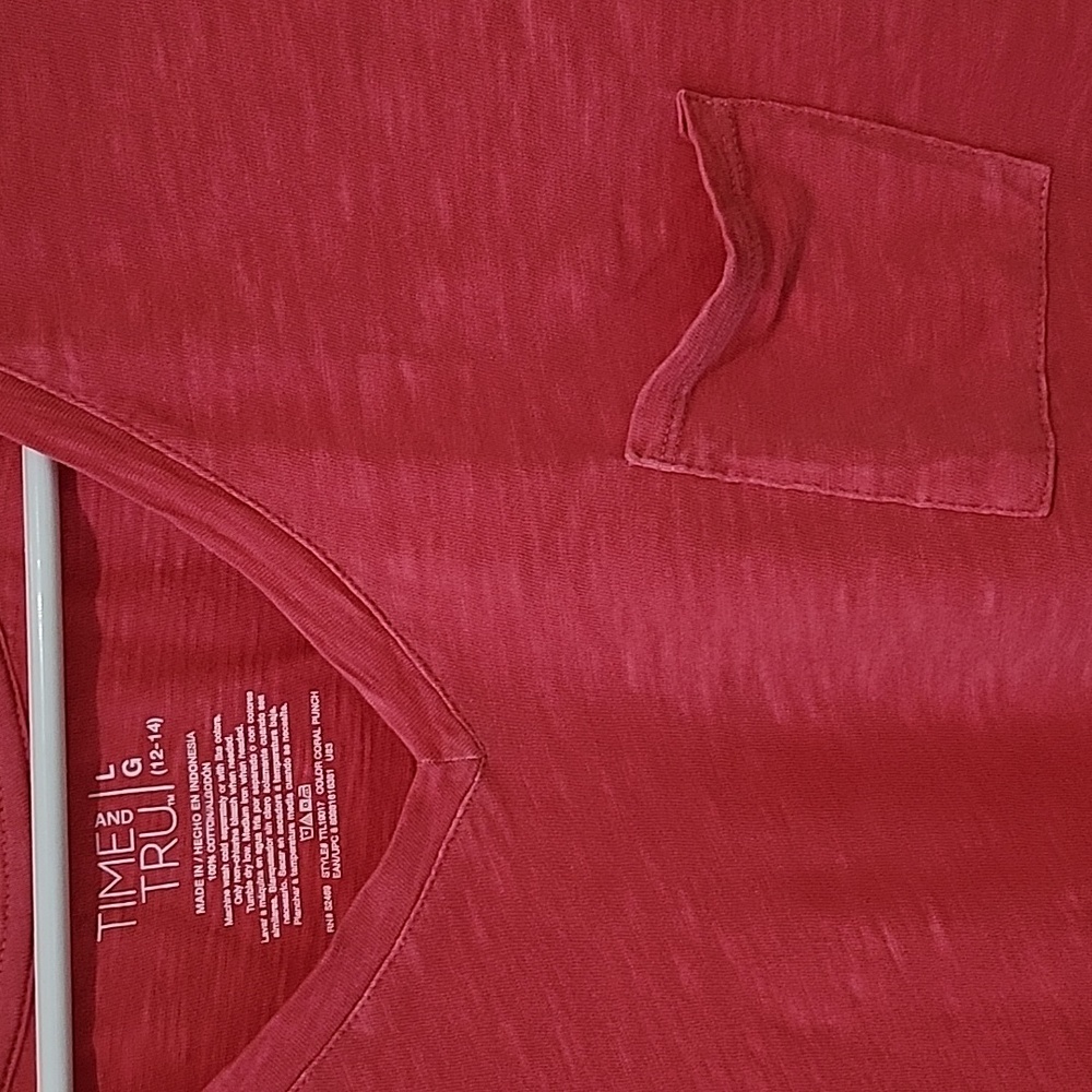 V neck tee - Picture 2 of 2
